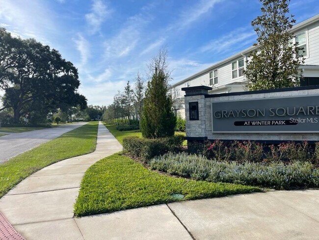 Building Photo - 2800 Bright Bird Ln