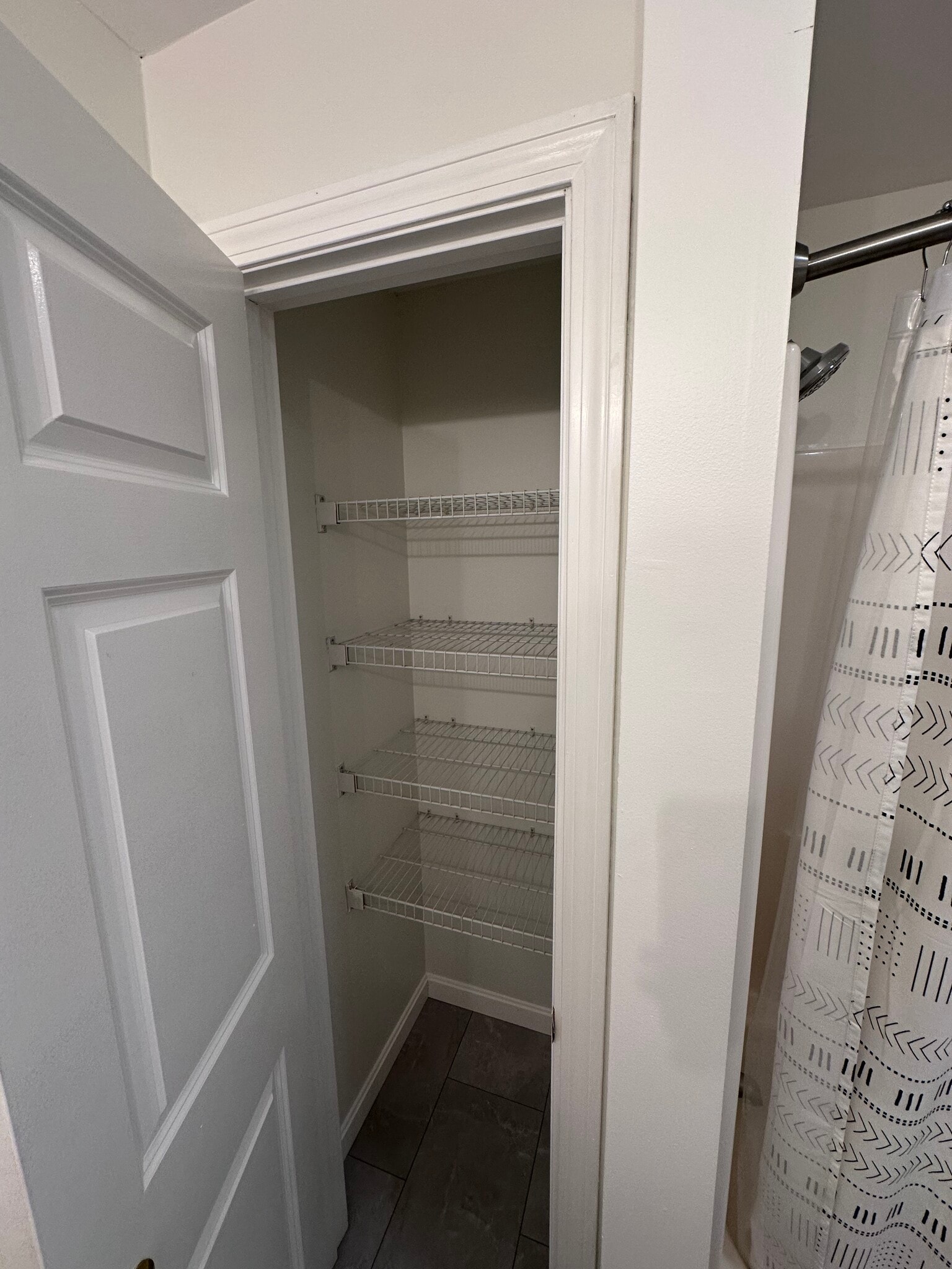 Building Photo - 2 Sams Pl