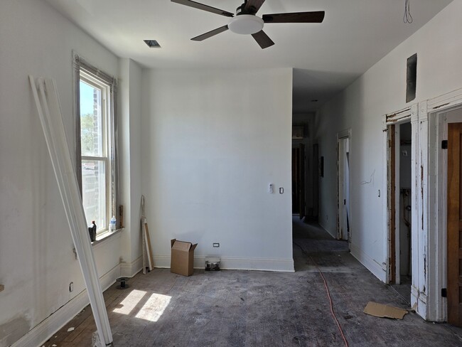 Building Photo - 3444 S Western Ave