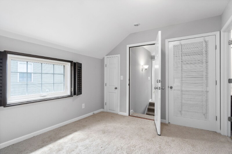 Building Photo - 3519 Oak Creek Dr