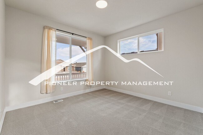 Building Photo - Breathtaking Pikes Peak Views in Desirable Wolf Ranch - 4 bedroom, 3 Full Bath, Office and Loft, ...