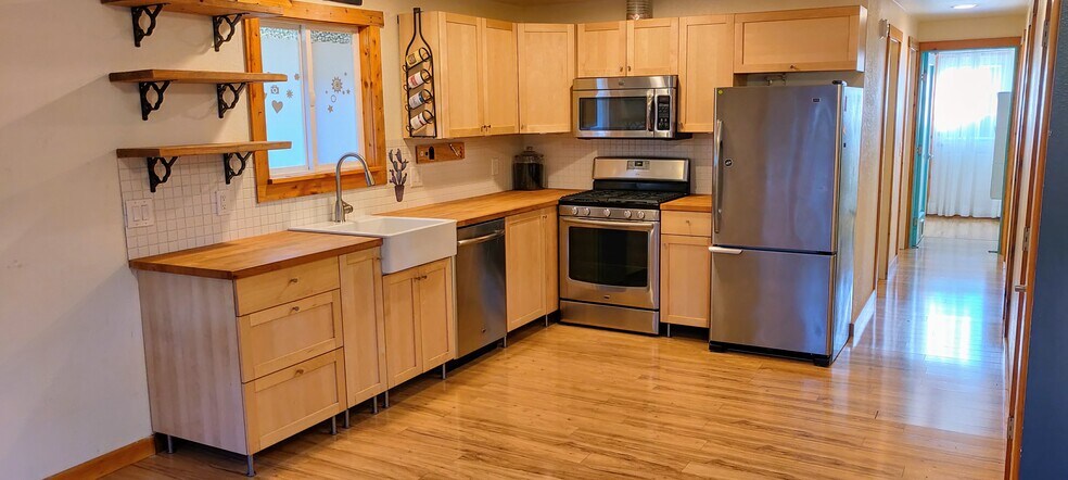 Kitchen - 3842 Idaho St