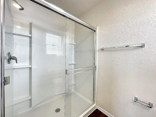 Building Photo - "Charming 3-Bed 2 bath Oasis in New Braunfels