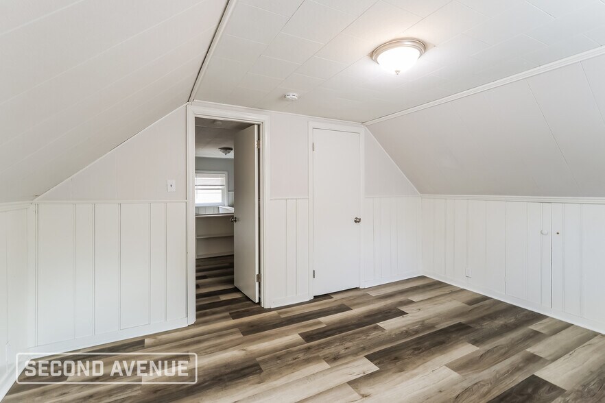 Building Photo - 1136 S Lynnebrook Dr