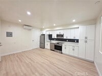 Building Photo - 14618 Sylvan St
