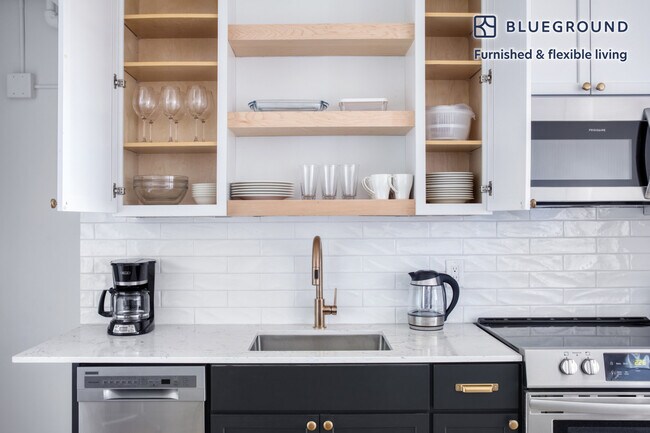 Building Photo - 1284 Beacon St