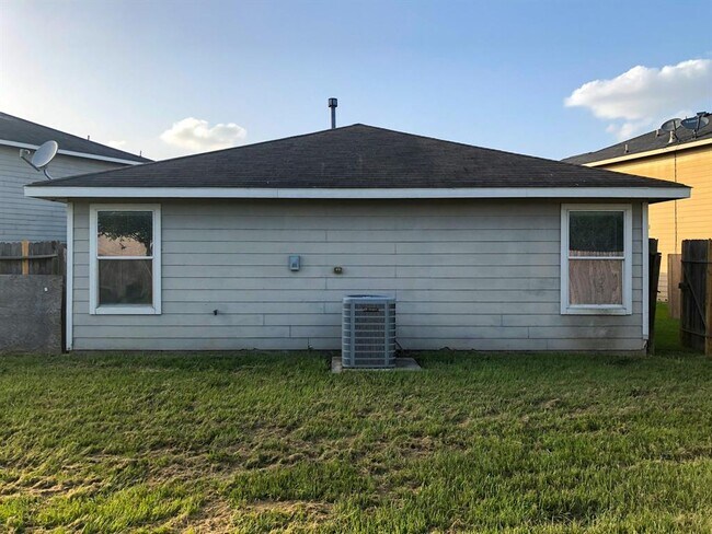 Building Photo - 1402 Swansfield Ln