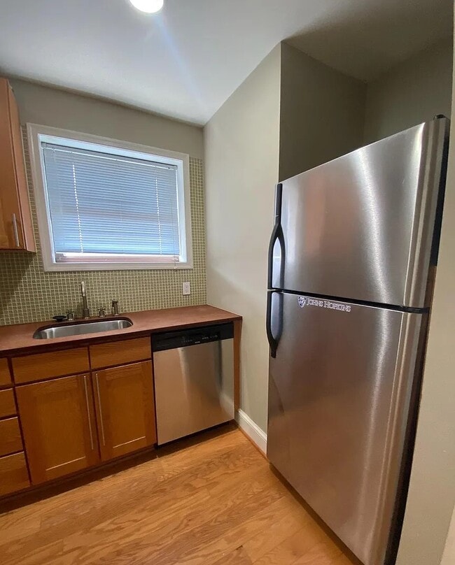 Building Photo - 1014-1018 N Charles St