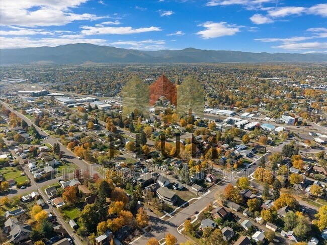 Building Photo - 705 Cleveland St