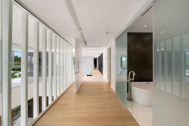 Building Photo - 770 S Shore Dr