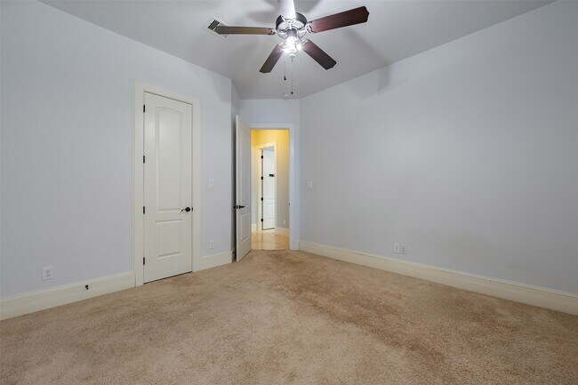 Building Photo - 12955 Lake Parc Bend Drive