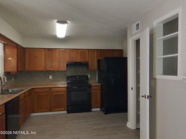 Building Photo - 10868 Trestle Ct