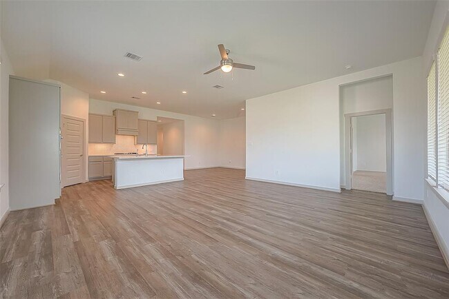 Building Photo - 29326 Red Rocks Pk Dr