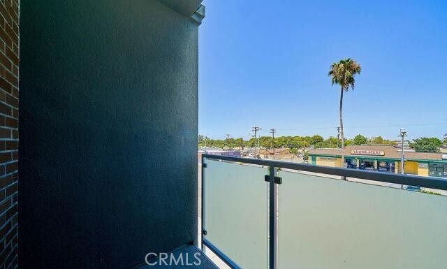 Building Photo - 801 S Anaheim Blvd