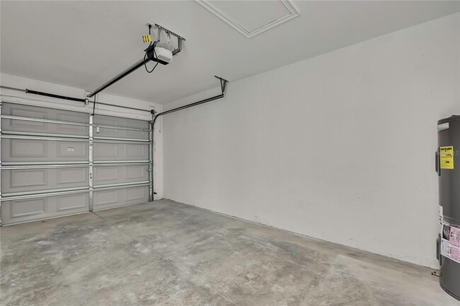 Building Photo - 3390 Dristol Ave