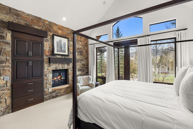 Building Photo - 875 Horse Ranch Dr