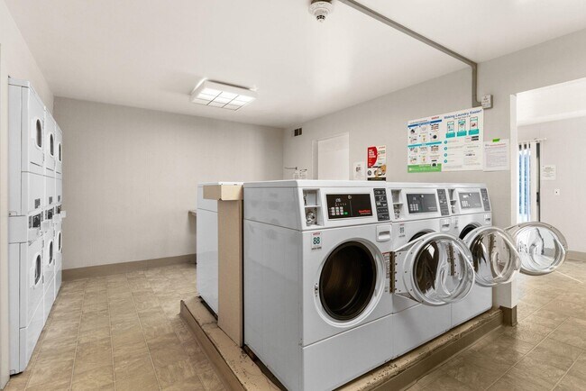 Building Photo - 470 N Civic Dr