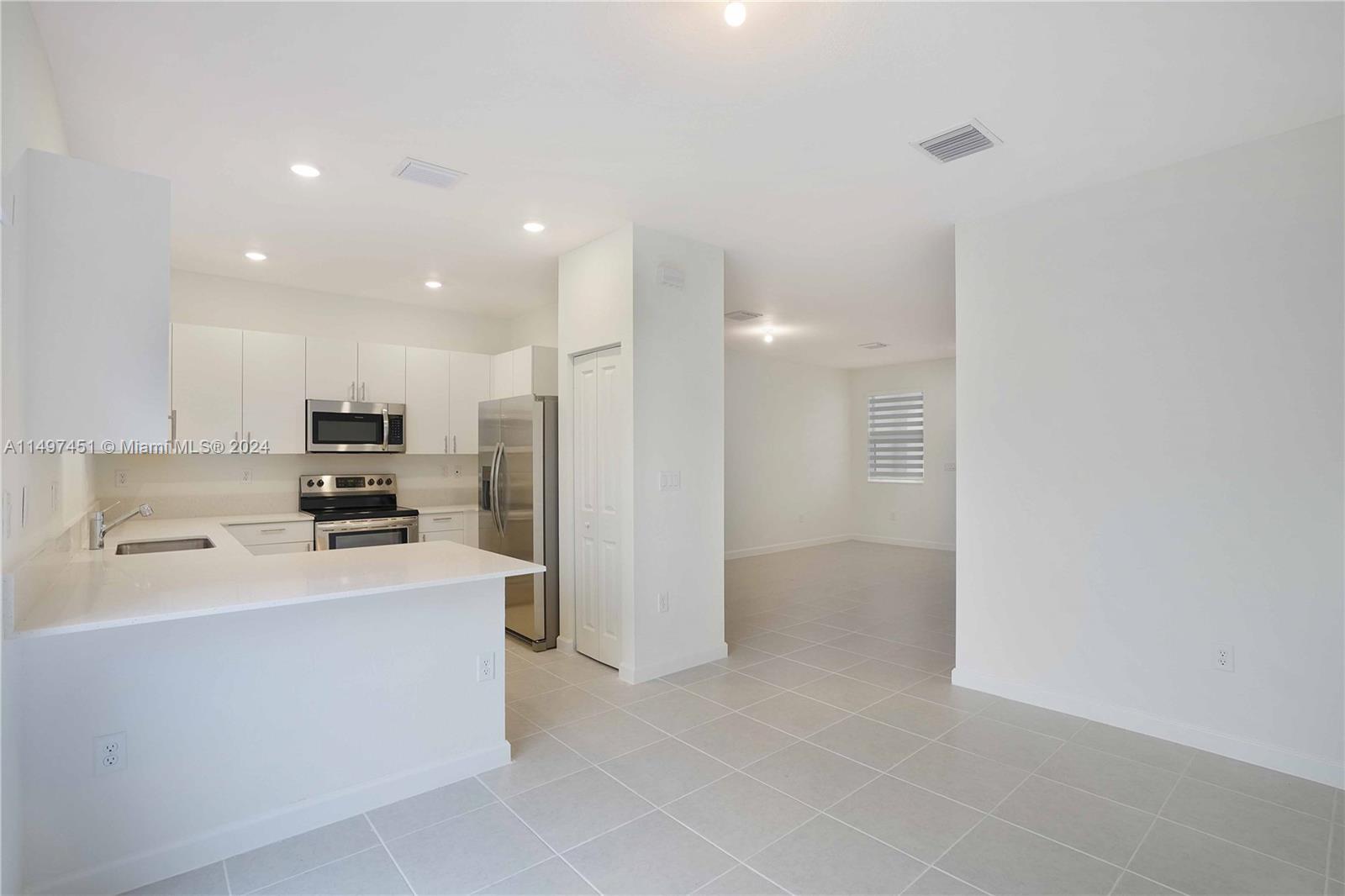 Building Photo - 16205 SW 288th Ter