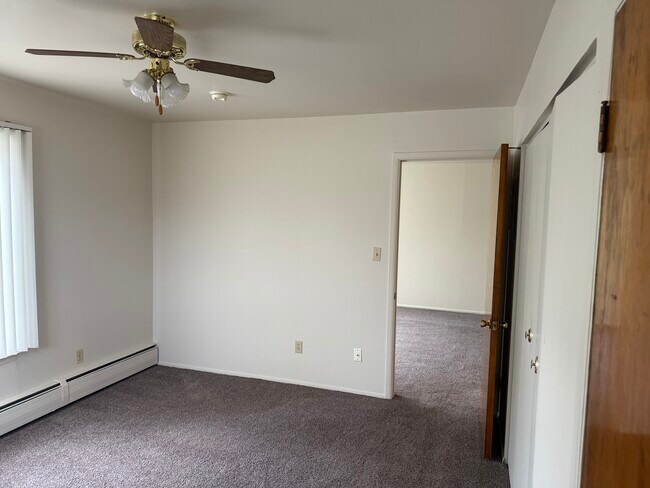 Building Photo - Royal Park Apartments