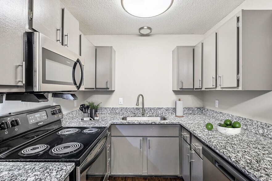 Building Photo - The Ashley