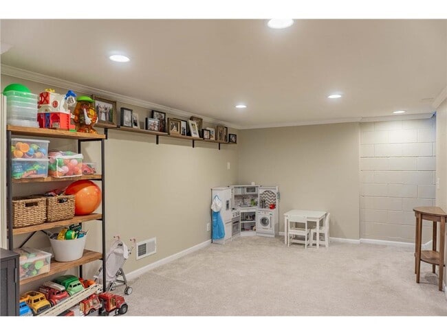 Building Photo - 112514 E Washington Ln