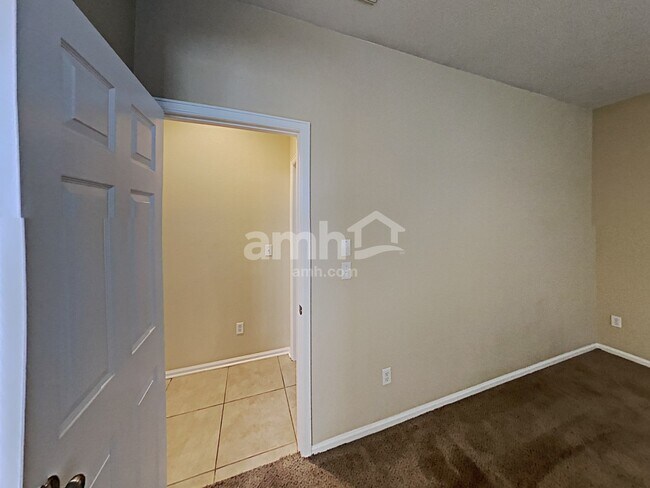 Building Photo - 5067 Sparrow Way