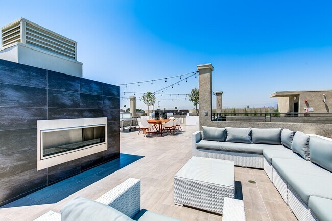 Interior Photo - MODERNO East