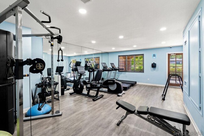 Building Photo - Spacious and Modern 2BR Condo in UTC, San Diego
