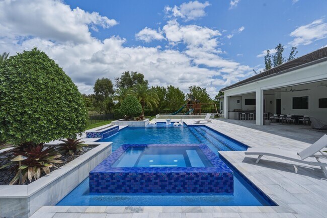 Building Photo - 17101 Magnolia Estates Dr