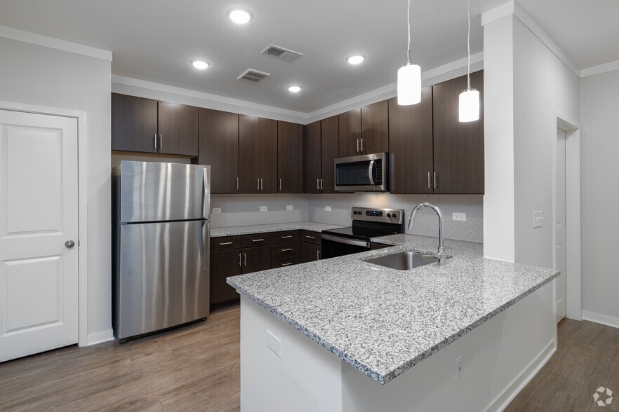 1BR, 1BA - 690SF Kitchen - The Reserve at Cool Springs