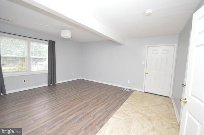 Building Photo - 7017 Lombard Ln