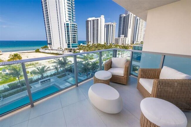 Building Photo - 17550 Collins Ave