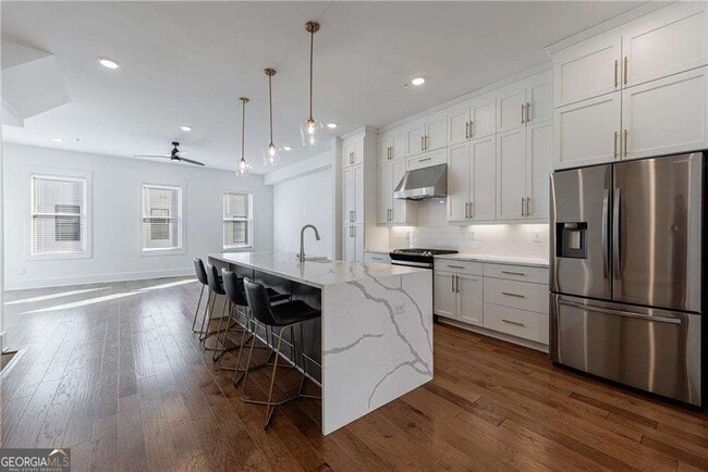 Building Photo - 1032 Robert Smalls Wy