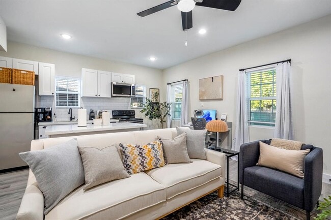 Building Photo - 5 Estelle St