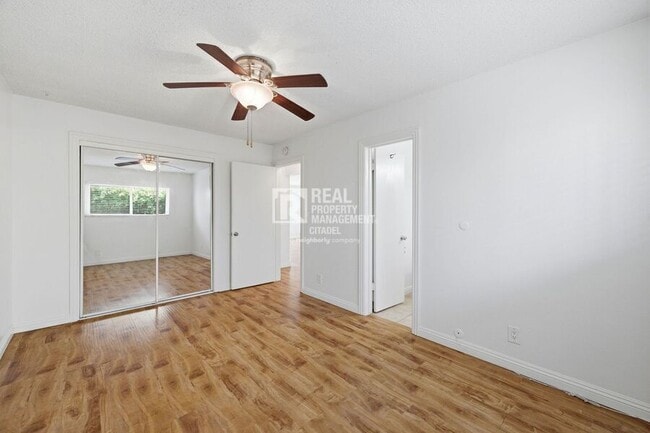 Building Photo - 186 E 21st St