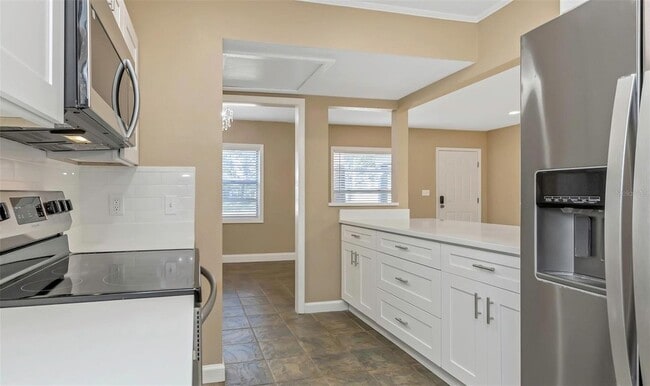 Building Photo - 4622 W El Prado Blvd