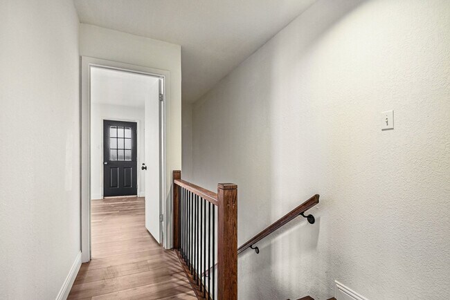 Building Photo - Beautifully updated 2-2.5-2 in Mistletoe Heights, Fort Worth!