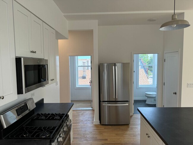 Building Photo - 1634 W 21st St