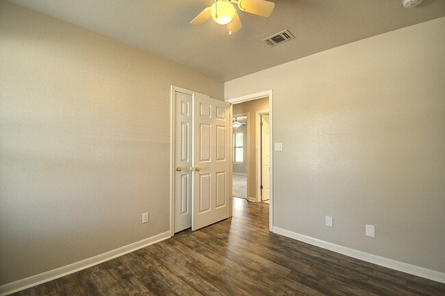 Building Photo - 117 Dover Dr