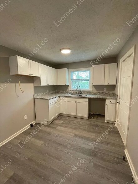 Building Photo - 314 Josanna St