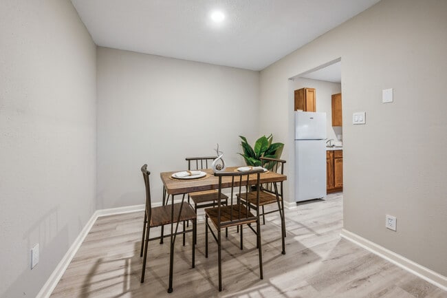 Dining Room - Summit at Valley Heights Apartments