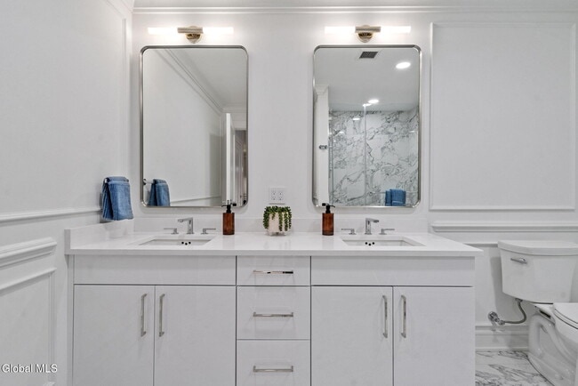 Building Photo - 19 Washington St