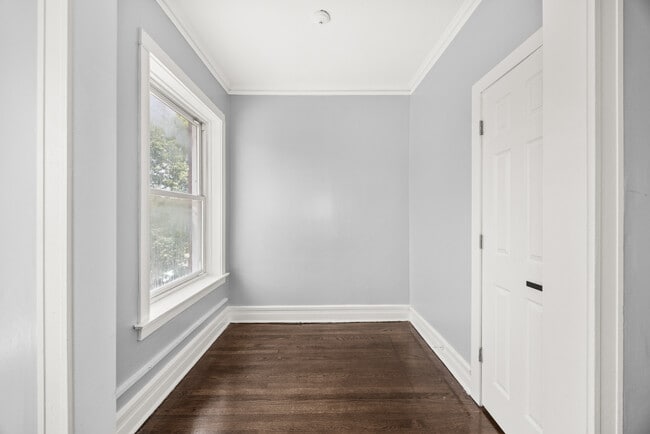 Building Photo - 7110 S Eberhart Ave