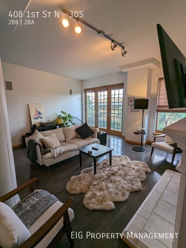 Building Photo - 408 N 1st St