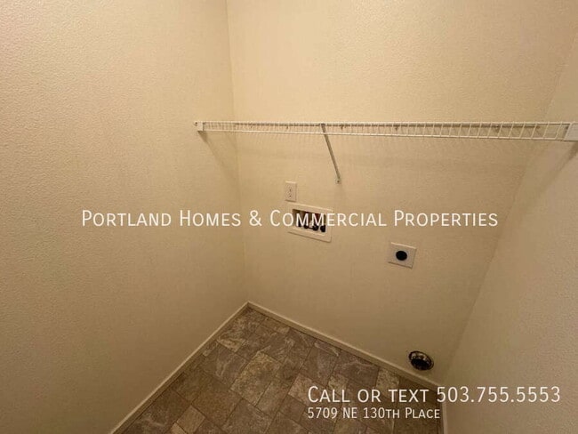 Building Photo - 5709 NE 130th Pl