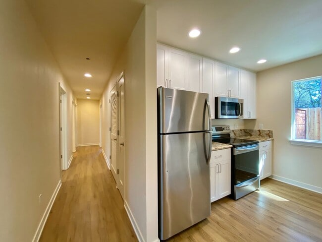 Building Photo - COMING SOON! 3 Bedrooms, 2 Bathrooms with ...