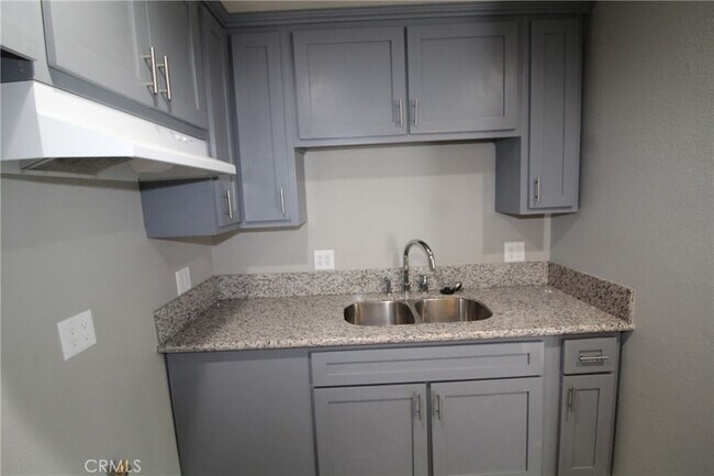 Building Photo - 4986 Southern Ave