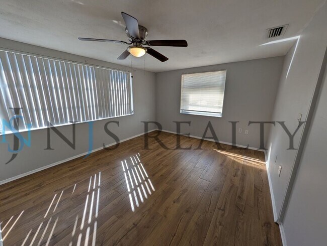 Building Photo - JUST REDUCED!!!  3/2/1 1508 Sq. Ft. LARGE Corner Lot home: Updated Kitchen & Baths, NEW paint, NE...