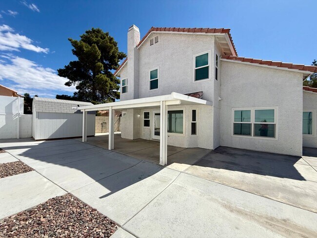 Building Photo - Corner Lot Beauty with Open Living, Guest Suite Down & Expansive Backyard