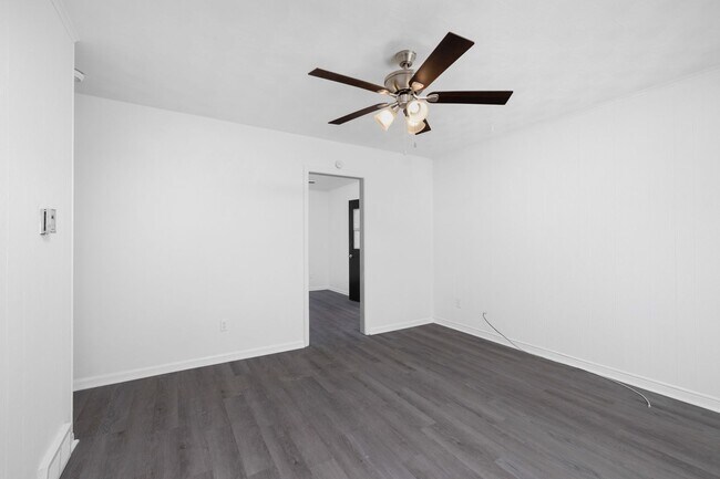 Building Photo - Completely Remodeled Home Near Shelby Forest